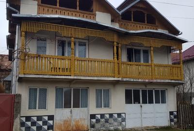 Casă individuală cu 5 camere cu Teren 2100 Mp în Șimișna