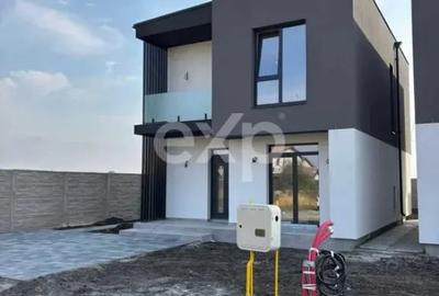 Casă cu 5 camere cu Teren 300 Mp în Săcălaz