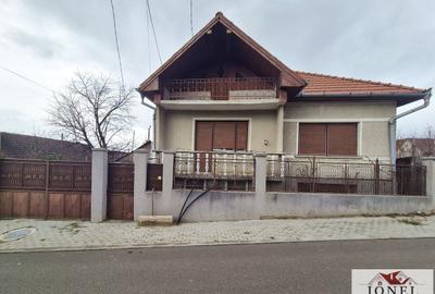 Casă individuală cu 4 camere cu Canalizare în Cugir - 2