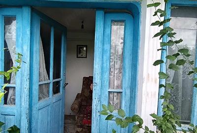 Casă cu 3 camere cu Teren 1400 Mp în Ciocani