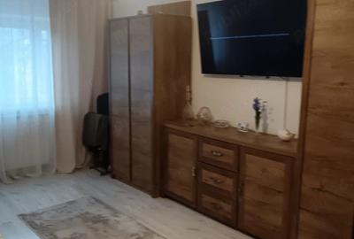Apartament cu 3 camere decomandat în Poarta 6 - 3