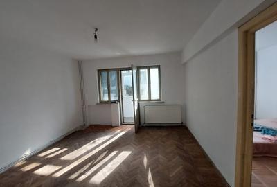 Apartament cu 3 camere nedecomandat în Energiei - 1