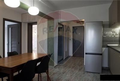 Apartament cu 3 camere decomandat, mobilat în Palat - 1