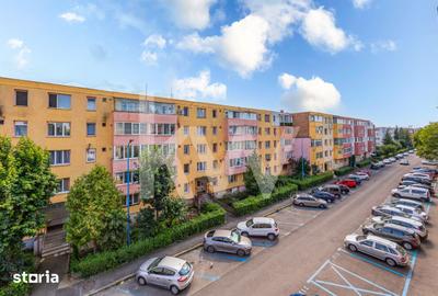 Apartament cu 2 camere decomandat, mobilat în Tractorul