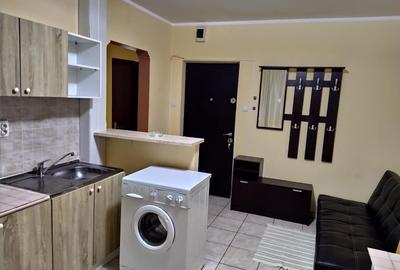 Garsonieră decomandată în Central