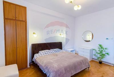 Apartament cu 3 camere decomandat, mobilat în P-ța Universității - 7