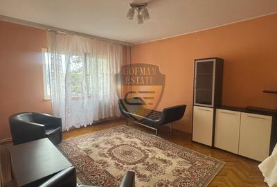 Apartament cu 3 camere decomandat, mobilat în Casa de Cultură