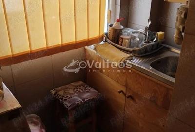 Apartament cu 2 camere semidecomandat în Micro III