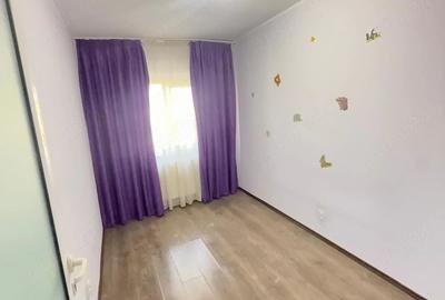 Apartament cu 3 camere decomandat în Micro 16