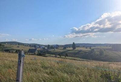 Teren de 3300 mp, în Măguri