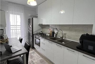 Apartament cu 2 camere decomandat în Titan