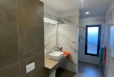 Casă cu 4 camere cu Teren 654 Mp în Satu Nou de Jos - 2