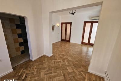 Apartament cu 3 camere semidecomandat în Militari
