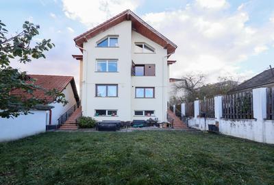 Duplex cu 4 camere cu Canalizare în Central - 3