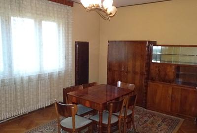 Apartament cu 4 camere decomandat în Prefecturii