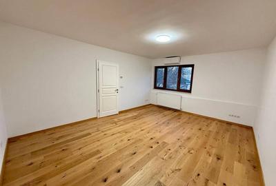 Apartament cu 3 camere decomandat în Central - 2