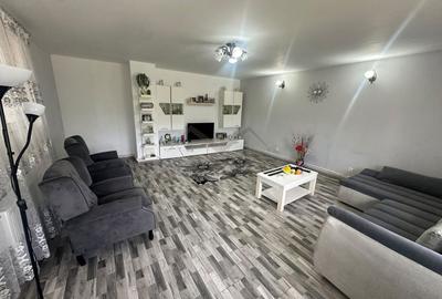 Casă individuală cu 5 camere cu Canalizare în Podul de Fier