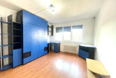 Garsonieră decomandată în Complex Studențesc