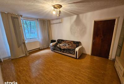 Apartament cu 3 camere semidecomandat în Militari