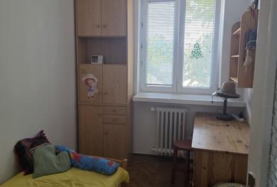 Apartament cu 3 camere decomandat în Romană