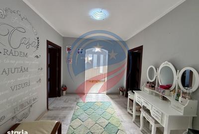 Casă cu 4 camere cu Teren 4700 Mp în Dobrun - 11