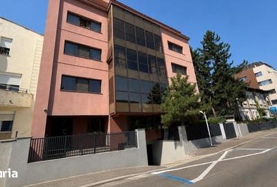 Apartament cu 4 camere decomandat în Aviatorilor