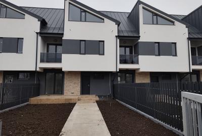 Duplex cu 5 camere cu Canalizare în Chiajna - 1