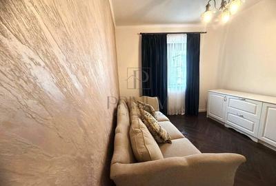 Apartament cu 3 camere decomandat în Dumbrăvița