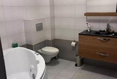 Apartament cu 3 camere în Florești