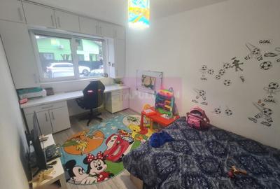 Apartament cu 3 camere semidecomandat în Cuza - 8
