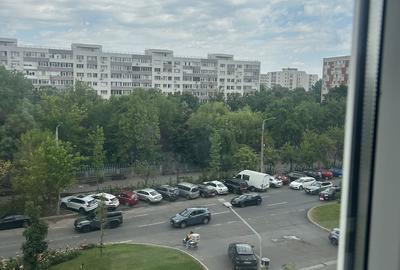 Apartament cu 3 camere decomandat în Sud