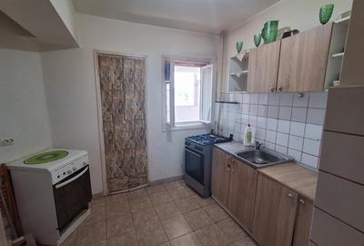 Apartament cu 3 camere semidecomandat, mobilat în Colentina - 10