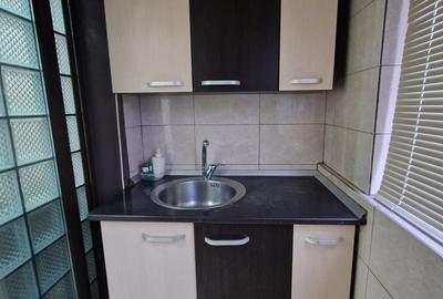 Apartament cu 3 camere decomandat în Tineretului