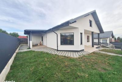 Casă cu 3 camere în Mărgineni