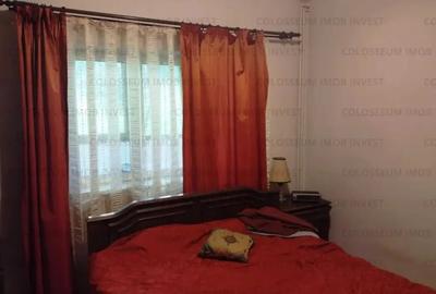 Apartament cu 3 camere decomandat în Răcădău