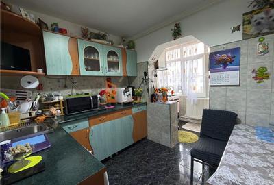Apartament cu 3 camere decomandat, mobilat în Dorobanți 1 - 8
