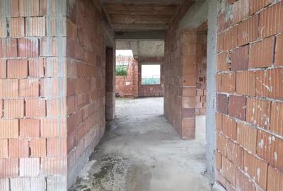 Casă cu Teren 250 Mp în Central - 12