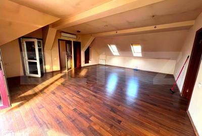 Casă cu 7 camere cu Teren 1342 Mp în Central - 8