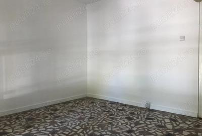 Spațiu comercial, de 13 mp, în Central - 2