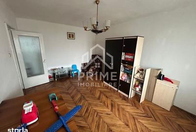 Apartament cu 4 camere în Cetate