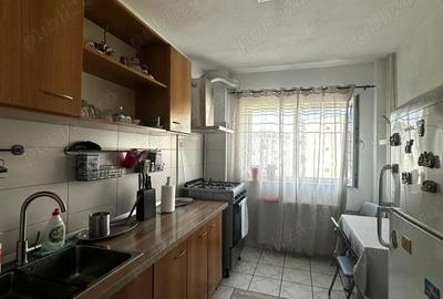 Apartament cu 4 camere semidecomandat în Central - 2