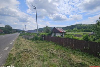 Casă cu 2 camere cu Teren 300 Mp în Mărgineni