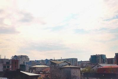 Apartament cu 3 camere semidecomandat în Plevnei