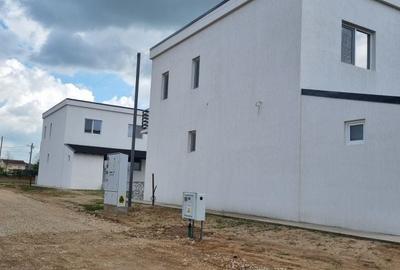 Casă cu 4 camere în Central - 2