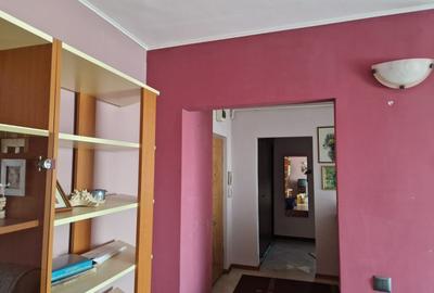 Apartament cu 3 camere decomandat în Valea Moșneagului - 3
