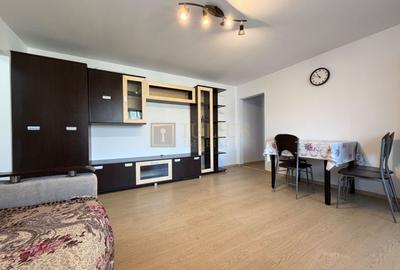 Apartament cu 3 camere semidecomandat, mobilat în Girocului