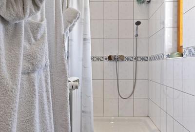 Apartament cu 8 camere semidecomandat, mobilat în Capitale - 18