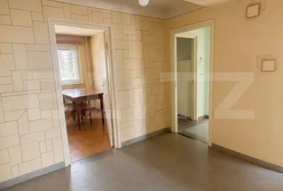 Apartament cu 4 camere decomandat în Piața Centrală