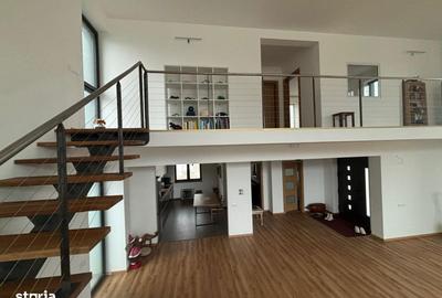 Casă cu Teren 963 Mp în Central
