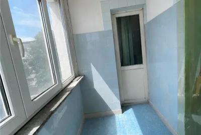 Apartament cu 2 camere decomandat în E3 - 2
